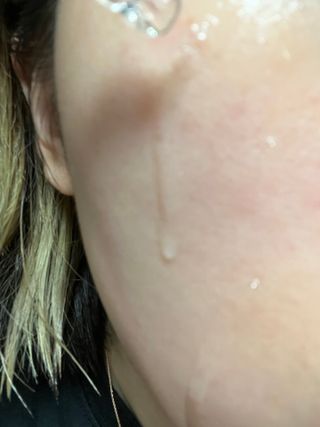스킨큐어 산다화 비타민c 화이트닝 에센스 30ml — 5점을 준 리뷰어가 2023년 9월 올린 사용 사진