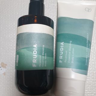 틱톡 [후르디아] 올리브영 아로마 비건 바디워시1종+바디로션1종 (그리너리) — 5점을 준 리뷰어가 2022년 12월 올린 사용 사진