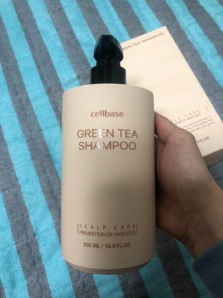 프리마인 더이상 뻣뻣하고 효과없는 탈모샴푸는 NO. 근본부터 케어하는 셀베이스 그린티샴푸(500ml) — 5점을 준 리뷰어가 2023년 5월 올린 사용 사진