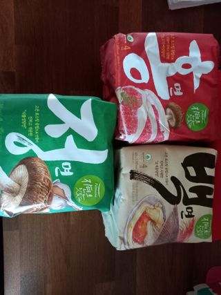 [풀무원] 자연은맛있다 정면, 백면, 홍면  세트 — 5점을 준 리뷰어가 2021년 4월 올린 사용 사진