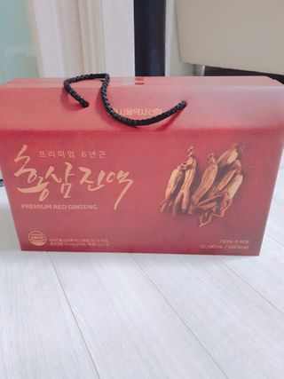 서울약사신협_프리미엄 6년근 홍삼진액_70mlx30포 — 4.5점을 준 리뷰어가 2021년 2월 올린 사용 사진