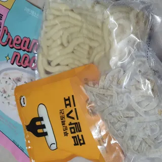 [푸딩팩토리] 로제누들떡볶이 500g / 까르보나라크림누들떡볶이 500g — 5점을 준 리뷰어가 2022년 8월 올린 사용 사진