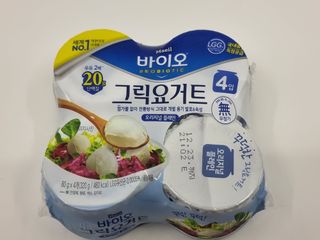 매일바이오 그릭요거트 오리지널 플레인 4개, 로스터리 커피믹스 4개 — 5점을 준 리뷰어가 2021년 12월 올린 사용 사진