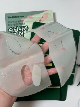 [올리브영] 웰더마 시카 트리트먼트 리페어 피팅 마스크팩 4매 — 5점을 준 리뷰어가 2025년 7월 올린 사용 사진