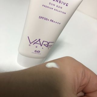 바르셀 톤업 무기자차 자외선차단제 순한 선크림 인텐시브 선 젠 50ml — 5점을 준 리뷰어가 2021년 11월 올린 사용 사진