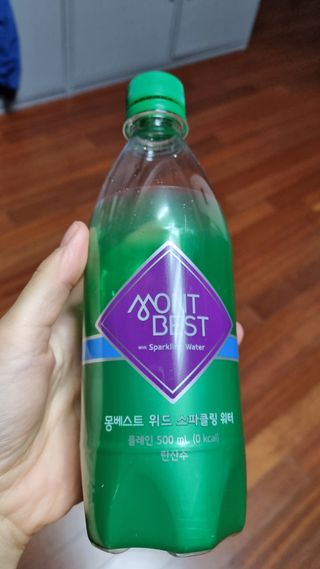 몽베스트 Montbest with Sparkling water Plain 20병 — 5점을 준 리뷰어가 2021년 11월 올린 사용 사진