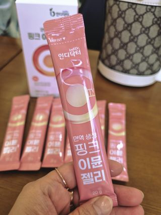 인디닥터 면역 생생 핑크 이뮨 젤리 + 타이탄 BCAA 프로틴 젤리스틱 — 5점을 준 리뷰어가 2022년 5월 올린 사용 사진