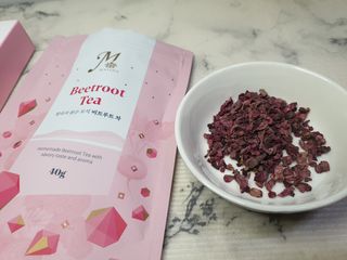 마시다 매혹적인 붉은 빛이 입안 가득히, 비트루트차 — 4점을 준 리뷰어가 2021년 3월 올린 사용 사진