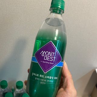 몽베스트 Montbest with Sparkling water Plain 20병 — 5점을 준 리뷰어가 2022년 10월 올린 사용 사진