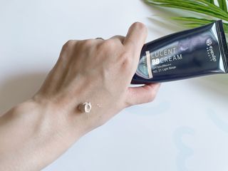 아이앤립 / EYENLIP 아이앤립 루센트 비비크림 2 Color — 5점을 준 리뷰어가 2021년 5월 올린 사용 사진