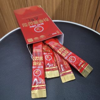 힘내라김홍삼 하루홍삼정스틱 10g x 10포 — 5점을 준 리뷰어가 2021년 3월 올린 사용 사진