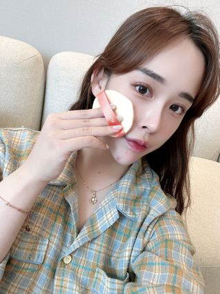 광동생활건강 MF[광동] 비타500✨주름개선·미백·SPF50+🌞퍼펙트쉴드 빅 선쿠션 본품 — 5점을 준 리뷰어가 2024년 5월 올린 사용 사진