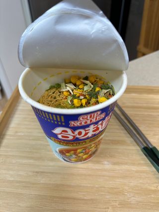 NISSIN 닛신 컵누들  4종 - 씨푸드오리지날, 씨푸드 스파이시, 씨푸드 커리, 씨푸드 XO소스 — 5점을 준 리뷰어가 2023년 1월 올린 사용 사진