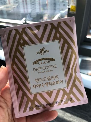 (주)쟈뎅 쟈뎅 클래스 핸드 드립 커피 10P 2종_디카페인 1종+랜덤 플레이버 1종 — 4.5점을 준 리뷰어가 2021년 4월 올린 사용 사진