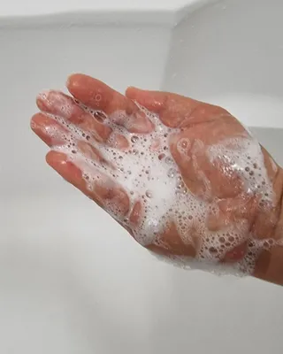 프리마인 더이상 뻣뻣하고 효과없는 탈모샴푸는 NO. 근본부터 케어하는 셀베이스 그린티샴푸(500ml) — 5점을 준 리뷰어가 2023년 2월 올린 사용 사진