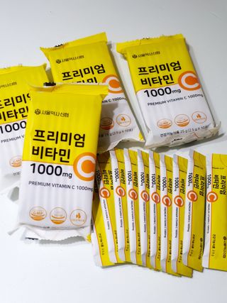 서울약사신협 프리미엄 비타민C 1,000mg_2.5g x 50포 — 5점을 준 리뷰어가 2021년 10월 올린 사용 사진