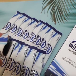 자연에온 아르긴포스 L-아르기닌 5555mg 스틱 15개입 1박스 — 5점을 준 리뷰어가 2021년 4월 올린 사용 사진