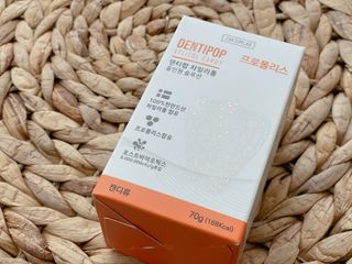 작심연구소 구취제거+충치예방+치아화이트닝 마법의 캔디 덴티팝3종(맛 랜덤 발송) — 5점을 준 리뷰어가 2022년 5월 올린 사용 사진