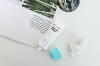 리더스코스메틱 리더스 카밍 바이오틱스 선 에센스 SPF 50+ PA++++ — 5점을 준 리뷰어가 2022년 7월 올린 사용 사진