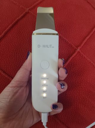 디하우트 랩 4 in 1 갈바닉 아쿠아 워터 필링기 스킨스크러버 — 5점을 준 리뷰어가 2021년 11월 올린 사용 사진