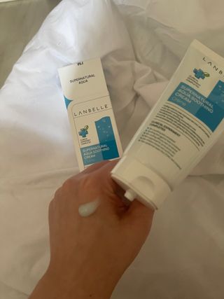 랑벨 수퍼내츄럴 아쿠아 수딩 크림 100ml — 5점을 준 리뷰어가 2022년 4월 올린 사용 사진