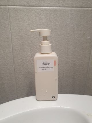 로우퀘스트 베리어 인핸싱 클렌저 190ml — 5점을 준 리뷰어가 2023년 10월 올린 사용 사진