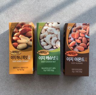 짜먹는 이지견과 짜먹는 이지아몬드, 짜먹는 이지허니피넛, 짜먹는 이지캐슈넛 각 10g X  10포 — 3.5점을 준 리뷰어가 2021년 2월 올린 사용 사진