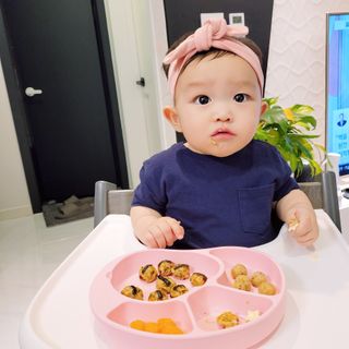 유비맘 캐릭터 실리콘 흡착 식판_색상 랜덤발송 — 5점을 준 리뷰어가 2021년 1월 올린 사용 사진