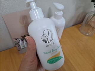 mom e 맘이 내추럴 베이비 케어 샴푸앤바스+로션 — 5점을 준 리뷰어가 2021년 1월 올린 사용 사진