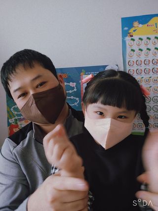 애니가드 셋업마스크 4컬러 각 10매입 [크리미베이지, 캐시미어로즈, 초콜렛브라운, 미드나잇네이비] — 5점을 준 리뷰어가 2022년 2월 올린 사용 사진