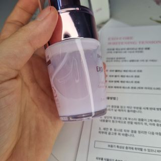 나우 [리브엠] 123억개 엑소좀으로 채운 눈부신 광채, 엑소코어 화이트닝 텐션 앰플 — 5점을 준 리뷰어가 2023년 9월 올린 사용 사진