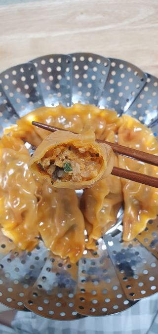 한만두 진한 해물맛 짬뽕만두 1kg — 3점을 준 리뷰어가 2021년 4월 올린 사용 사진