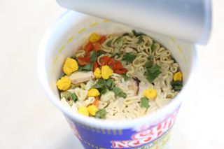 NISSIN 닛신 컵누들  4종 - 씨푸드오리지날, 씨푸드 스파이시, 씨푸드 커리, 씨푸드 XO소스 — 5점을 준 리뷰어가 2022년 5월 올린 사용 사진