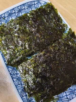 [해림맛김] 들기름에 구운 바삭바삭 김 4종 세트 + 1종 랜덤발송 총5개입 — 5점을 준 리뷰어가 2021년 2월 올린 사용 사진