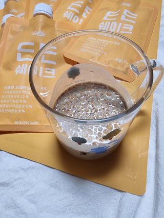 [덜다] 든든 식물성 단백질 쉐이크 40g X 7입 (곡물/딸기) — 5점을 준 리뷰어가 2023년 8월 올린 사용 사진