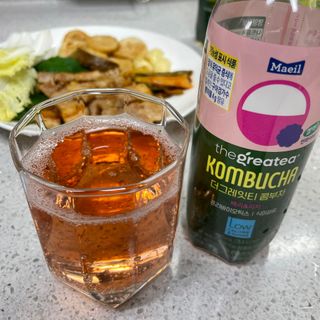 더그레잇티 콤부차 [매일유업] 더그레잇티 44kcal 콤부차 300ml *12개입 (오리지널 6개+베리리치 6개) — 4점을 준 리뷰어가 2023년 7월 올린 사용 사진