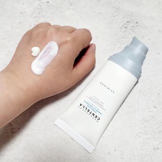 MF[스킨1004] 마다가스카르 센텔라 히알루-시카 워터핏 선세럼 50ml — 5점을 준 리뷰어가 2024년 5월 올린 사용 사진