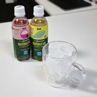 더그레잇티 콤부차 [매일유업] 더그레잇티 44kcal 콤부차 300ml *12개입 (오리지널 6개+베리리치 6개) — 3점을 준 리뷰어가 2023년 7월 올린 사용 사진