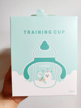 유비맘 트라이탄 코니빨대컵_컬러 랜덤 발송 — 5점을 준 리뷰어가 2021년 3월 올린 사용 사진