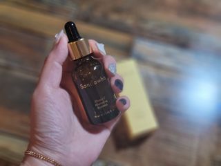스킨큐어 산다화 비타민c 화이트닝 에센스 30ml — 5점을 준 리뷰어가 2023년 10월 올린 사용 사진