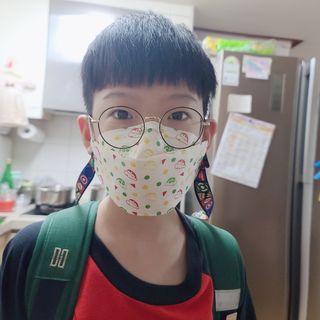 [숨그림]  덴탈마스크 짱구 우리아이 그리고 내가 쓰는 믿을수있는 케릭터 마스크  16종 — 5점을 준 리뷰어가 2021년 10월 올린 사용 사진