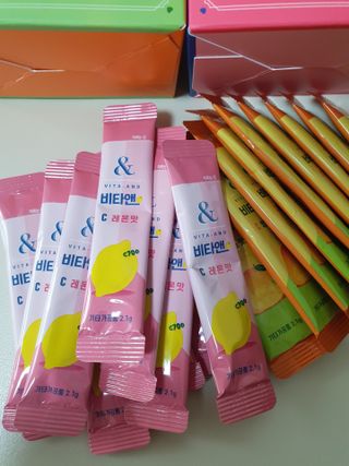 비타앤C 레몬맛, 망고맛 — 5점을 준 리뷰어가 2021년 4월 올린 사용 사진