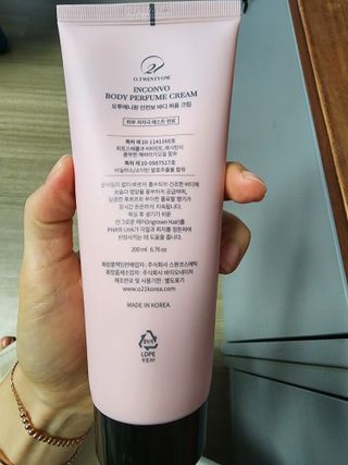 오투에니원 인컨보 바디 퍼퓸 크림 200ml — 5점을 준 리뷰어가 2023년 1월 올린 사용 사진