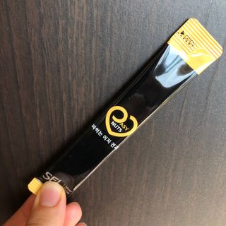짜먹는 이지견과 짜먹는 이지아몬드, 짜먹는 이지허니피넛, 짜먹는 이지캐슈넛 각 10g X  10포 — 4점을 준 리뷰어가 2021년 2월 올린 사용 사진
