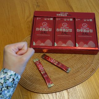 힘내라김홍삼 하루홍삼정스틱 10g x 30포 — 5점을 준 리뷰어가 2021년 5월 올린 사용 사진