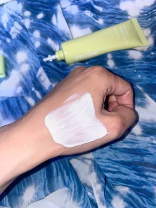 아이레시피 마일드시카 브라이트닝 업 선스크린 SPF50+ PA++++ — 3.5점을 준 리뷰어가 2023년 6월 올린 사용 사진