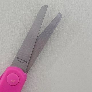 3M 스카치 어린이 양손 가위 블루/핑크색상 + 어린이 양면테이프 — 5점을 준 리뷰어가 2024년 3월 올린 사용 사진