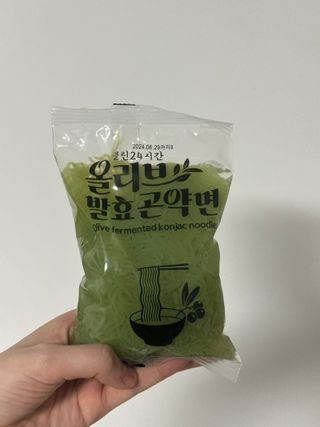 클린24시간 올리브발효곤약면 시원김치면 1세트-(3봉) — 5점을 준 리뷰어가 2023년 12월 올린 사용 사진