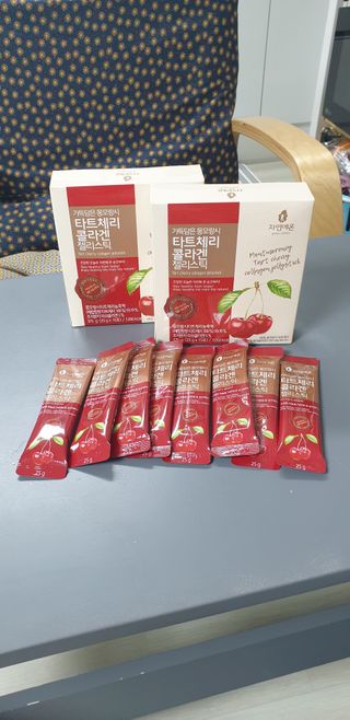 자연에온 가득담은 몽모랑시 타트체리 콜라겐 젤리스틱 — 3점을 준 리뷰어가 2021년 1월 올린 사용 사진