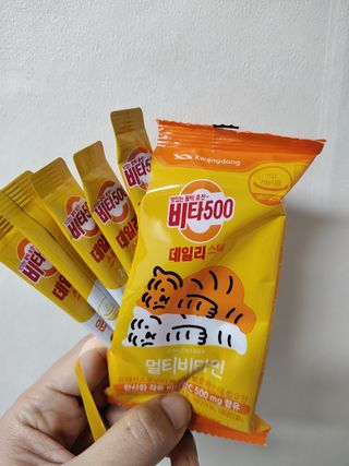 광동생활건강 [광동] 비타500데일리스틱  ★빼빼로데이★ 30포+70포+ 뚱랑이스티커+빼빼로+쇼핑백 — 5점을 준 리뷰어가 2022년 11월 올린 사용 사진